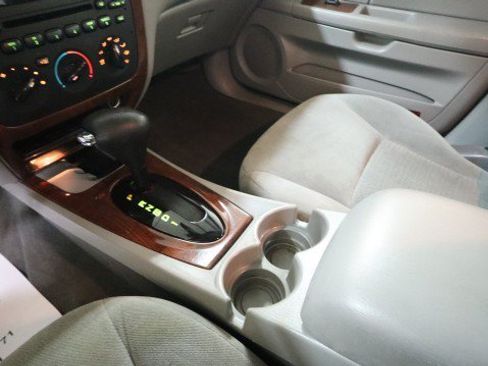 Used 2007 Ford Taurus SEL FWD image 15