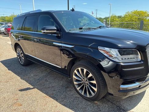 Used 2021 Lincoln Navigator Reserve AWD/4WD image 3
