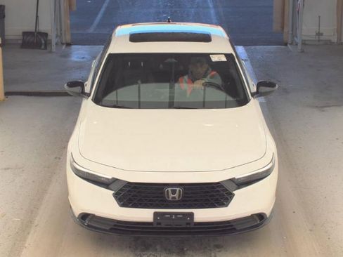 Used 2023 Honda Accord Sport image 2