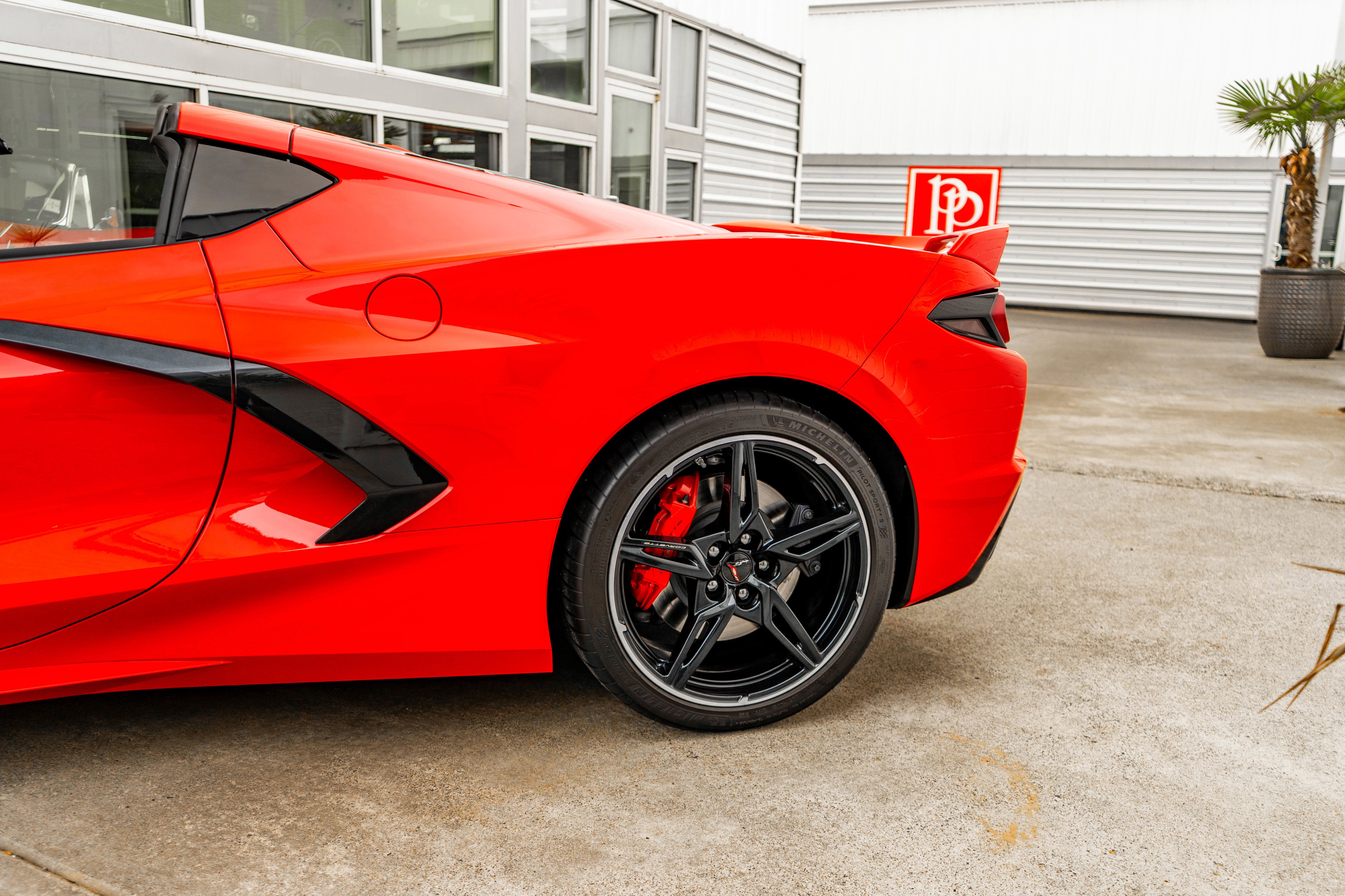 Used 2024 Chevrolet Corvette Stingray Premium Cpe w/ Z51 Performance Package RWD image 5
