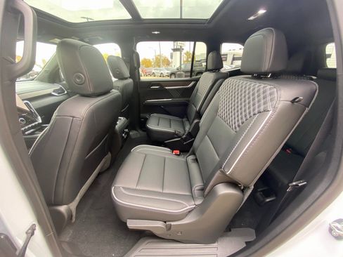 New 2026 GMC Acadia Denali w/ Super Cruise Package image 5