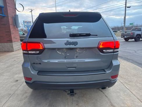 Used 2019 Jeep Grand Cherokee Laredo image 8