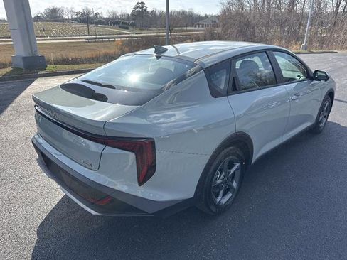 New 2026 Kia K4 LXS image 6