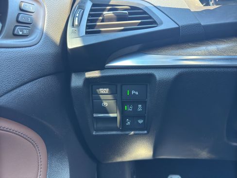 Certified 2019 Acura MDX Sport Hybrid w/ Advance Pkg image 18