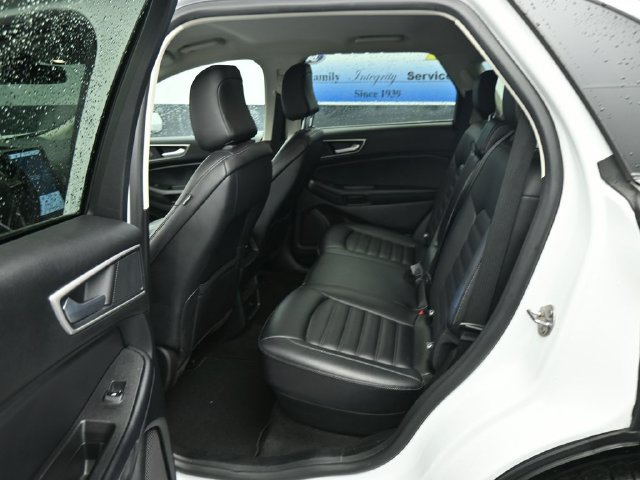 Used 2024 Ford Edge SEL AWD/4WD image 9