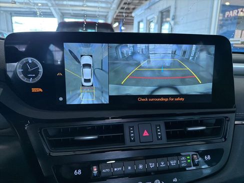Used 2023 Lexus ES 350 F Sport w/ Accessory Package (Z2) FWD image 7