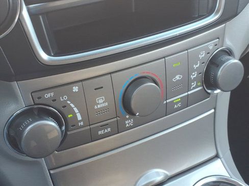 Used 2013 Toyota Highlander image 22