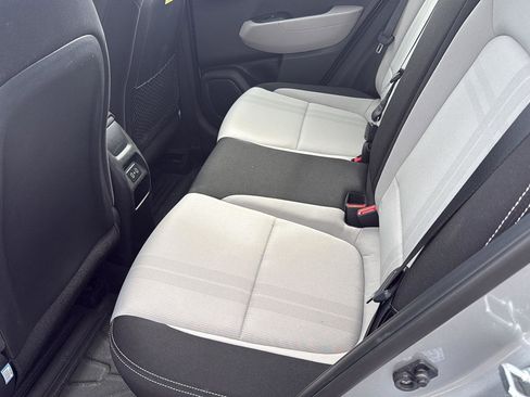Used 2024 Hyundai Venue SEL FWD image 11