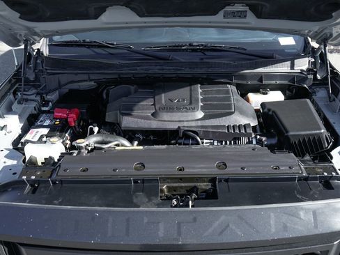 Used 2021 Nissan Titan PRO-4X w/ Pro-4x Utility Package image 12