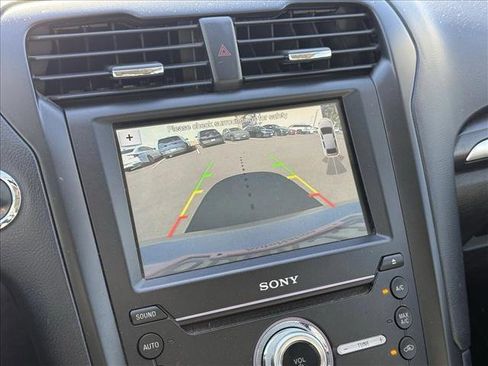 Used 2018 Ford Fusion Titanium FWD image 13
