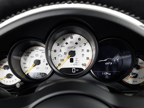 Used 2018 Porsche 911 GT3 RWD image 20