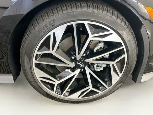 Used 2023 Hyundai Ioniq 6 Limited AWD/4WD image 11