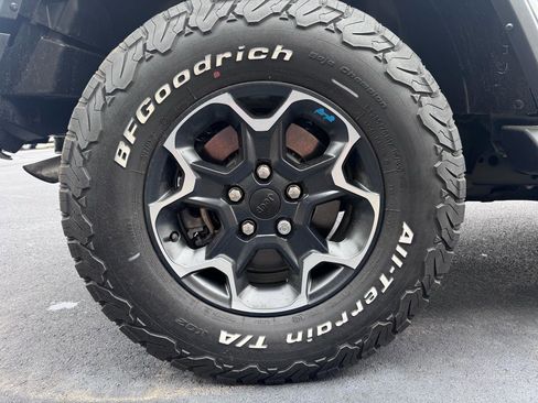 Used 2022 Jeep Wrangler Unlimited Rubicon 4xe w/ Cold Weather Group AWD/4WD image 11