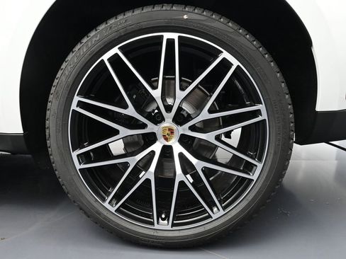 Certified 2026 Porsche Macan image 26