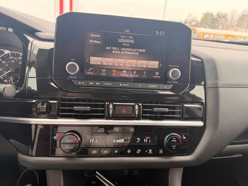 Certified 2025 Nissan Pathfinder SV image 11