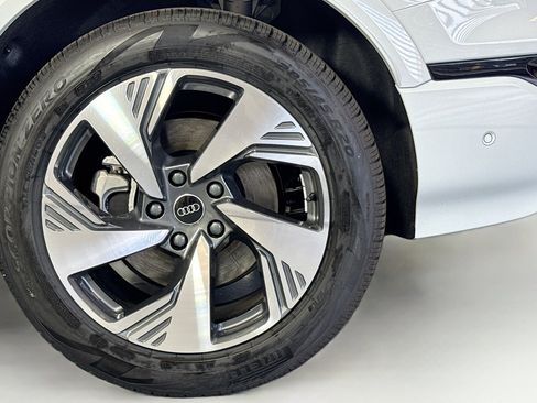New 2025 Audi Q6 e-tron Premium Plus image 28