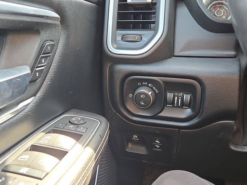 Used 2022 RAM 1500 Laramie AWD/4WD image 22