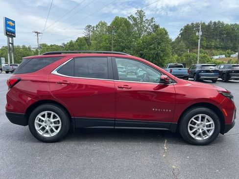 Used 2023 Chevrolet Equinox LT AWD/4WD image 2
