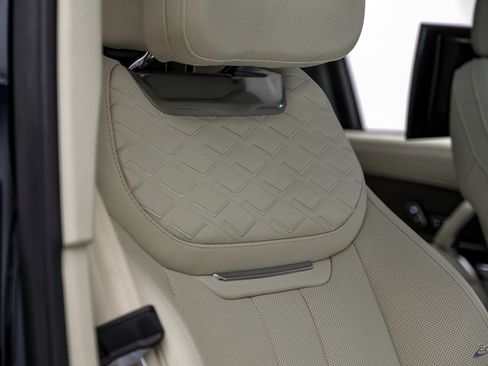 Used 2023 Land Rover Range Rover SV AWD/4WD image 48