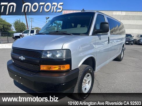 Used 2019 Chevrolet Express 3500 LS RWD image 1