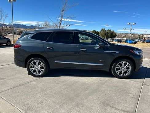 Used 2021 Buick Enclave Avenir w/ Avenir Technology Package AWD/4WD image 11