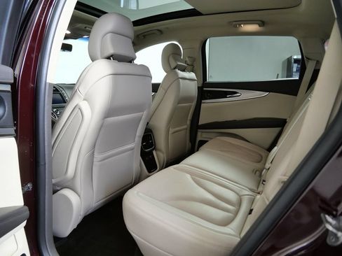 Used 2019 Lincoln Nautilus Reserve AWD/4WD image 12