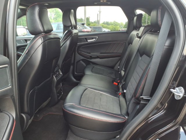 Certified 2024 Ford Edge ST-Line AWD/4WD image 9
