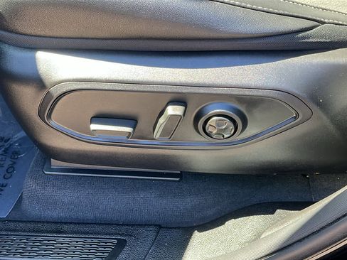 Used 2025 Jeep Grand Cherokee Altitude image 23