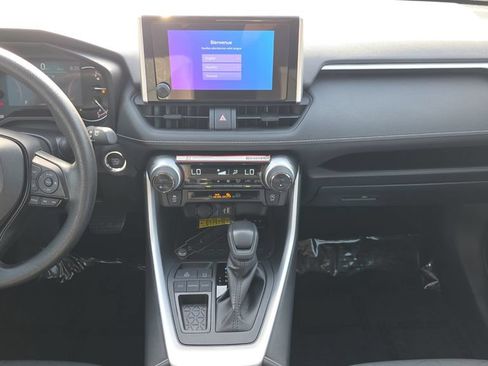 Used 2025 Toyota RAV4 XLE FWD image 15
