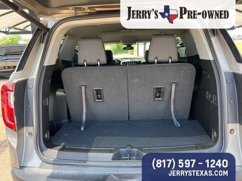 Used 2023 GMC Acadia SLT w/ Technology Package FWD image 15