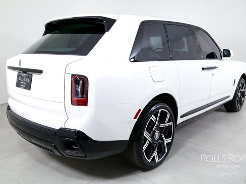 Used 2026 Rolls-Royce Cullinan AWD/4WD image 2