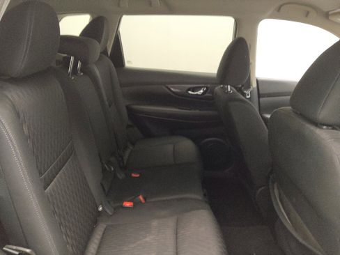 Used 2019 Nissan Rogue SV image 19