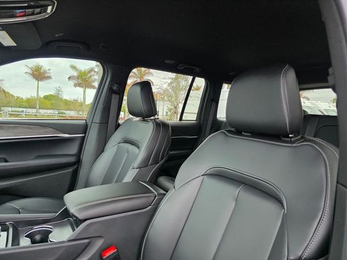 New 2026 Jeep Grand Cherokee Limited RWD image 11