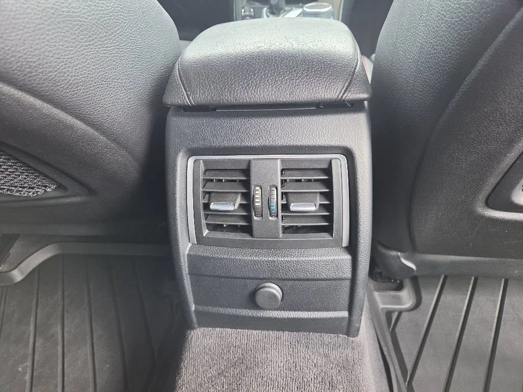 Used 2017 BMW 330i Sedan RWD image 22
