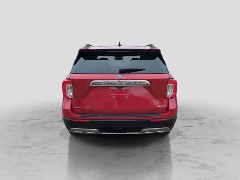 Certified 2024 Ford Explorer XLT w/ Equipment Group 202A AWD/4WD image 7