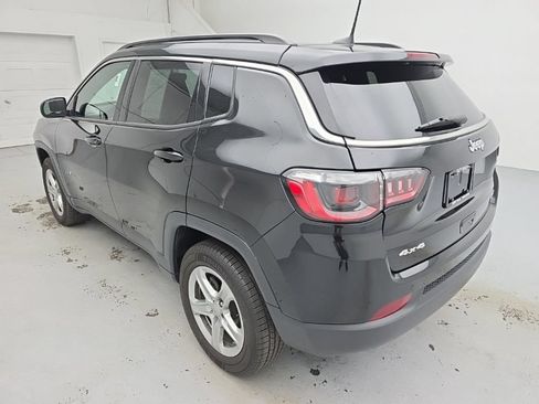 Used 2023 Jeep Compass Latitude AWD/4WD image 10