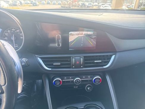 Used 2022 Alfa Romeo Giulia Veloce image 18