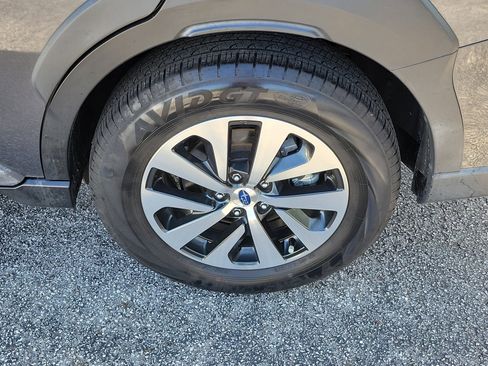 Used 2024 Subaru Outback Premium image 40