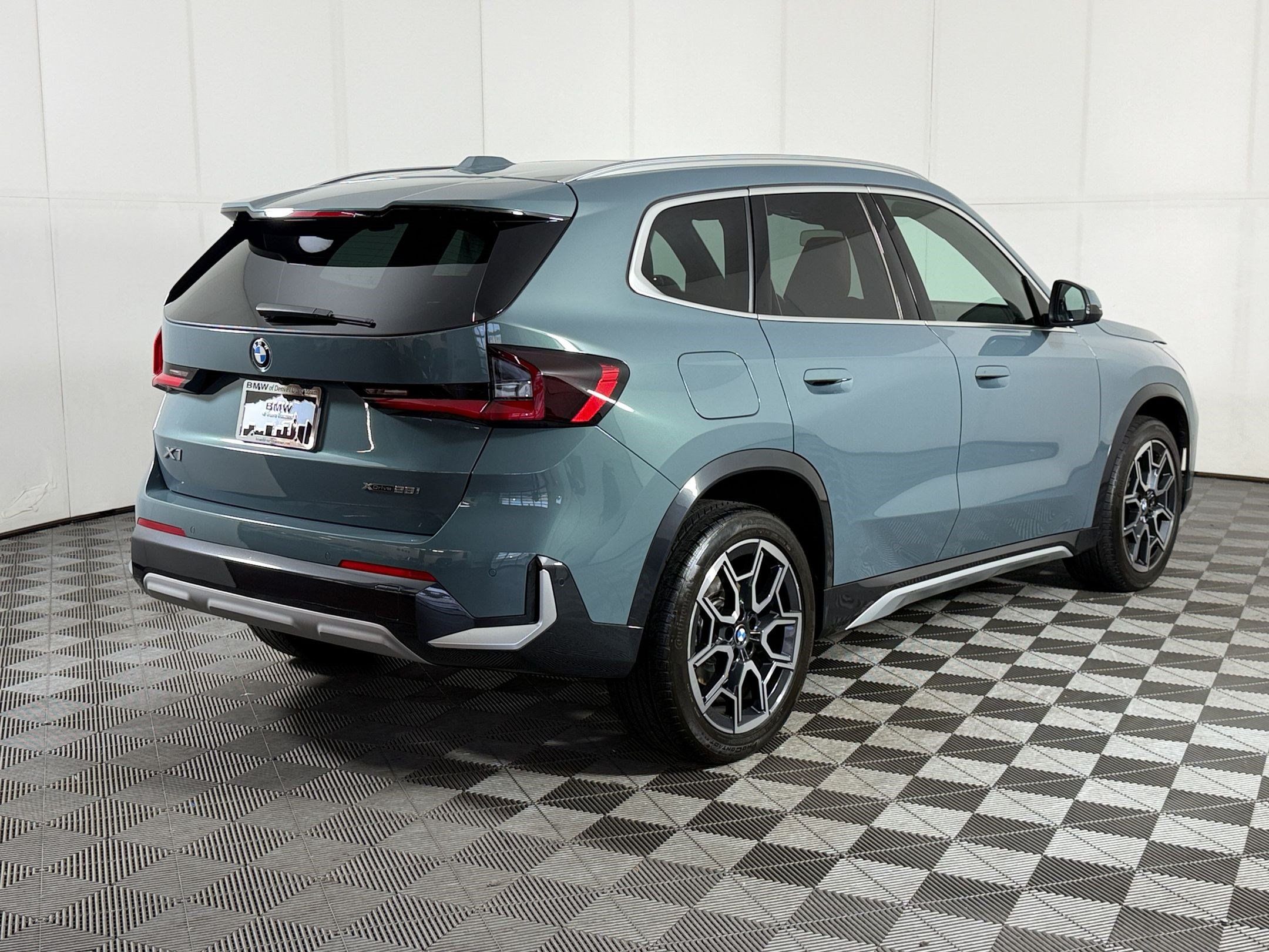 Used 2026 BMW X1 xDrive28i w/ Technology Package AWD/4WD image 9