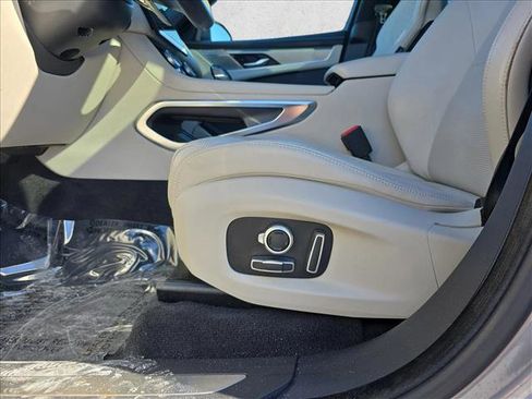 Certified 2025 Jaguar F-PACE R-Dynamic S image 28