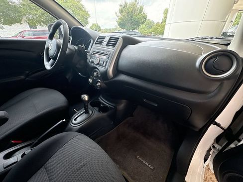 Used 2013 Nissan Versa FWD image 27