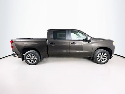 Used 2022 Chevrolet Silverado 1500 LT image 2