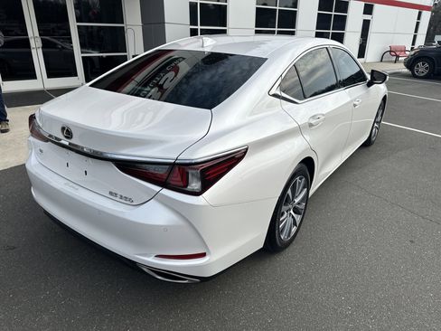 Used 2020 Lexus ES 350 w/ Premium Package image 8