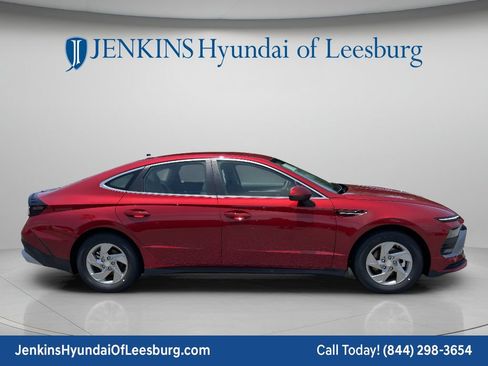 New 2026 Hyundai Sonata SE FWD image 3