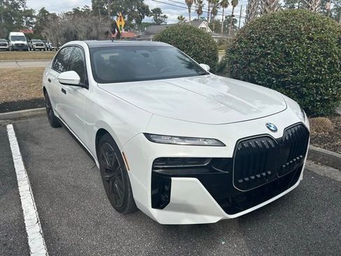 Used 2025 BMW 760i xDrive w/ Executive Package image 1