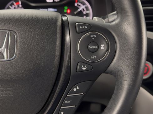 Used 2017 Honda Pilot Touring image 22