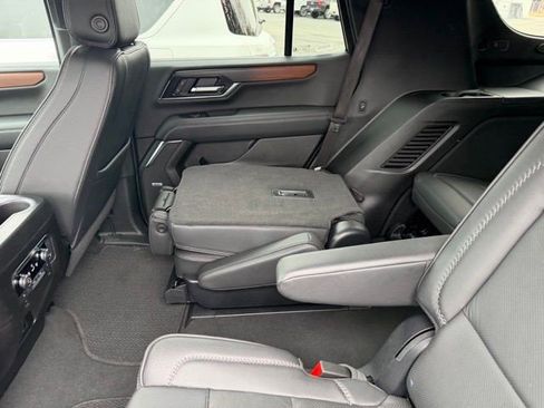 Certified 2025 GMC Yukon Denali AWD/4WD image 13