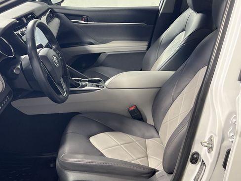Used 2019 Toyota Camry XLE w/ Driver Assist Package FWD image 14