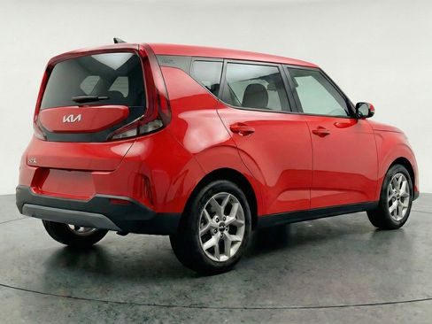 Used 2025 Kia Soul LX w/ LX Technology Package FWD image 9
