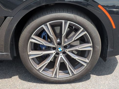 Used 2021 BMW X7 xDrive40i w/ M Sport Package AWD/4WD image 13